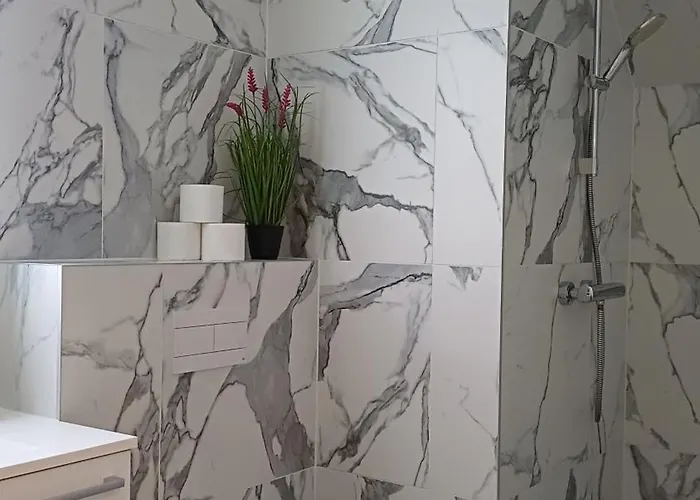 Round View Apartment *